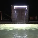 Spacious Countryside Escape בית נופש